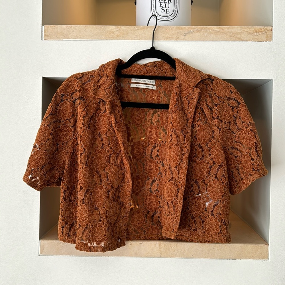 SOLD OFFLINE / Not Available 
Crop button down, floral knit
